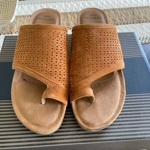 Earth origins Pearl slide on sandals Sz 8, Cognac